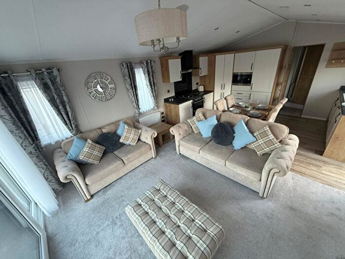 2 Bedroom Mobile/park Home For Sale In Cheriton Bishop, Exeter, EX6