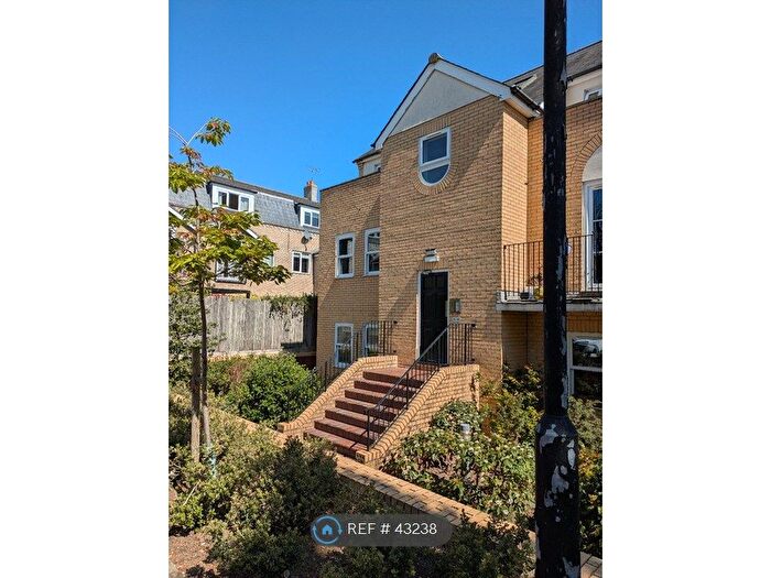 2 Bedroom Flat To Rent In York Terrace, Cambridge, CB1