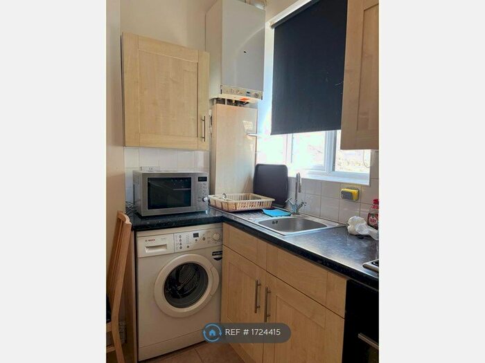 1 Bedroom Flat To Rent In Bethnal Green Road, London, E2