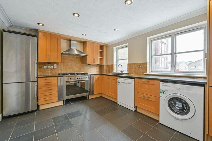 1 Bedroom Flat To Rent In Treaty Street, King's Cross, London, N1