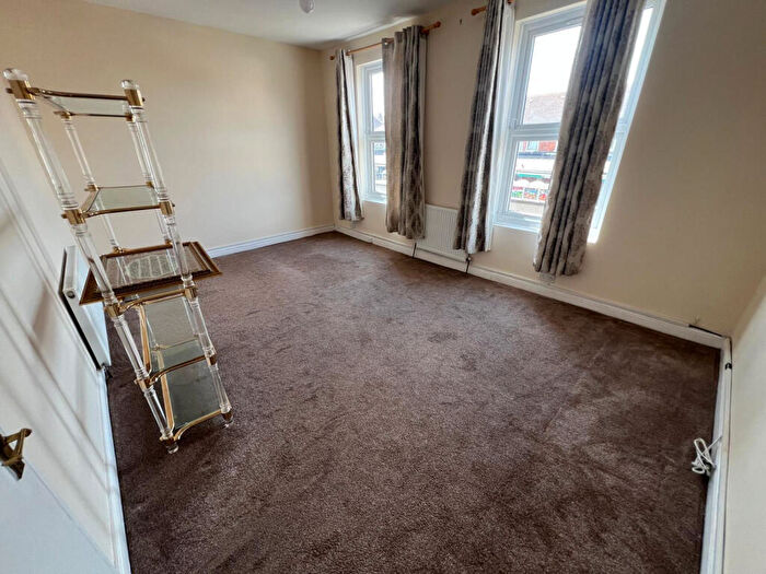 2 Bedroom Flat To Rent In Ilford Lane, Ilford, Essex, IG1