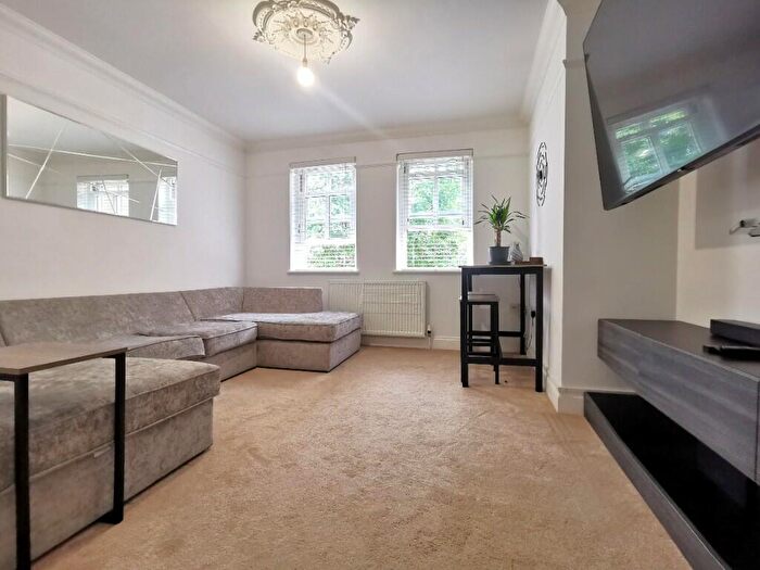 2 Bedroom Apartment To Rent In The Limes, North Road, Hertford, Hertfordshire, SG14