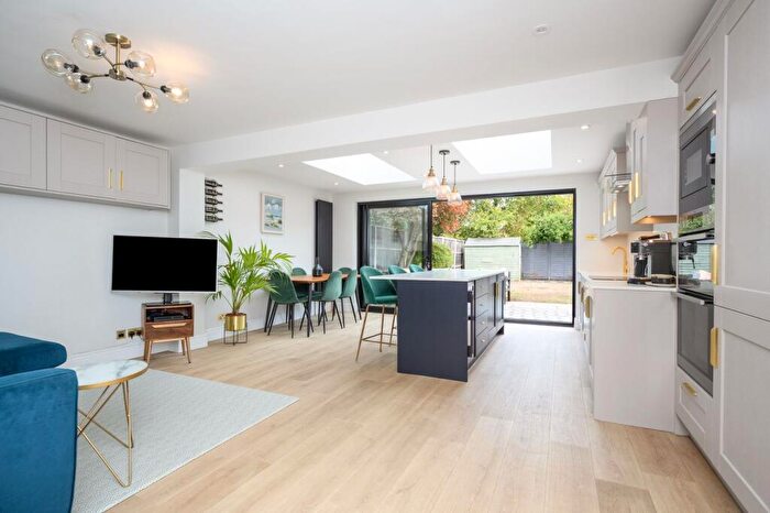 3 Bedroom Semi-Detached House For Sale In Thrupps Lane, Hersham, Walton-on-Thames, KT12