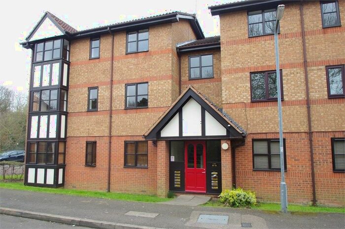 1 Bedroom Flat To Rent In Osprey Close, Falcon Way, Watford, WD25