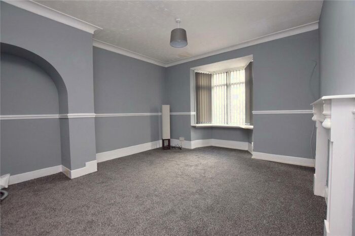 3 Bedroom Apartment To Rent In Middleton Park Circus, Leeds, West Yorkshire, LS10