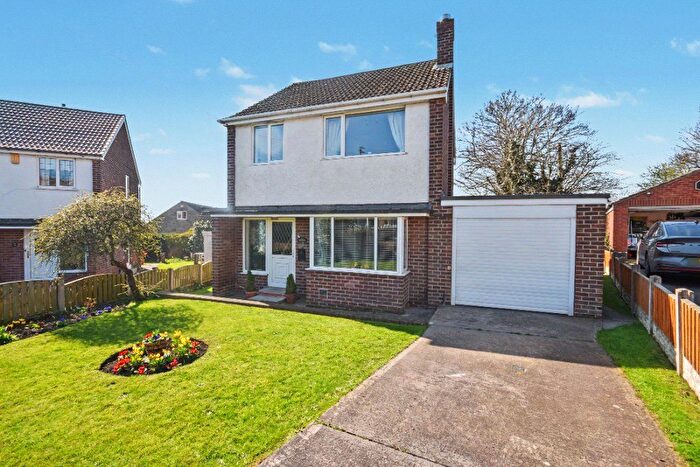 3 Bedroom Detached House For Sale In Birkwood Avenue, Sharlston Common, Wakefield, West Yorkshire, WF4