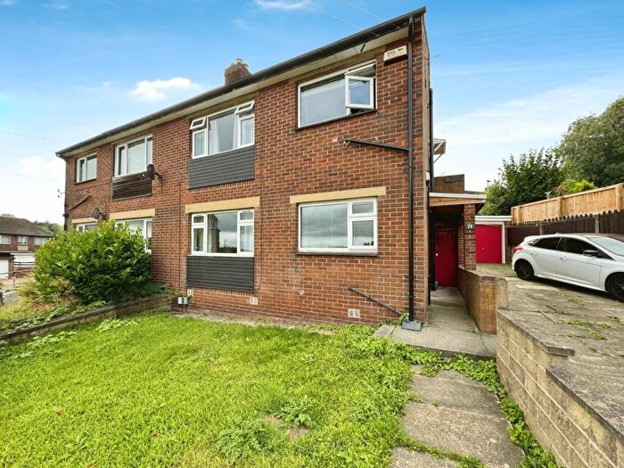 2 Bedroom Apartment To Rent In Birkby Lodge Road, Huddersfield, West Yorkshire, HD2