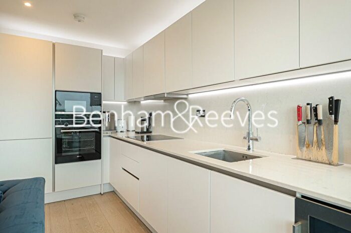 2 Bedroom Flat To Rent In Brigadier Walk, Royal Arsenal Riverside, SE18