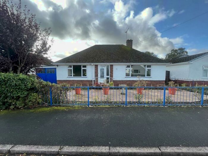 3 Bedroom Detached Bungalow For Sale In Bryn Siriol, Coedpoeth, Wrexham, LL11