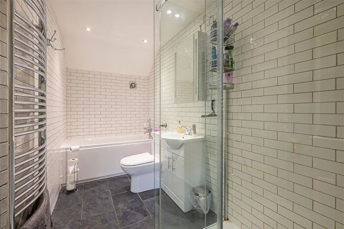 5 Bedroom Detached House For Sale In Beagle Croft, Stamford Bridge, York, YO41 - Photo 11