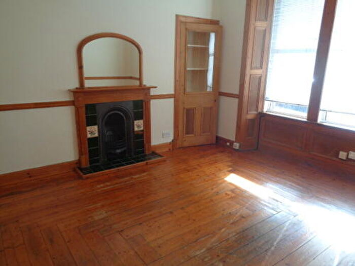 3 Bedroom Flat To Rent In Restalrig Road, Edinburgh, EH6