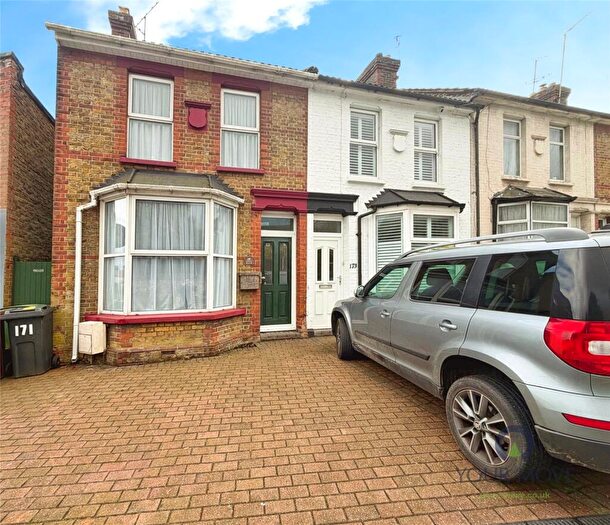 3 Bedroom End Of Terrace House For Sale In Tonbridge Road, Maidstone, Kent, ME16