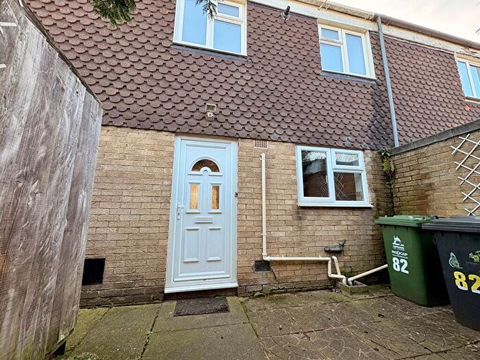 2 Bedroom End Of Terrace House To Rent In Crowland Way, Cambridge, CB4