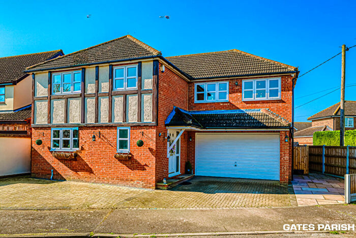 4 Bedroom Detached House For Sale In Foxes Green, Orsett, RM16