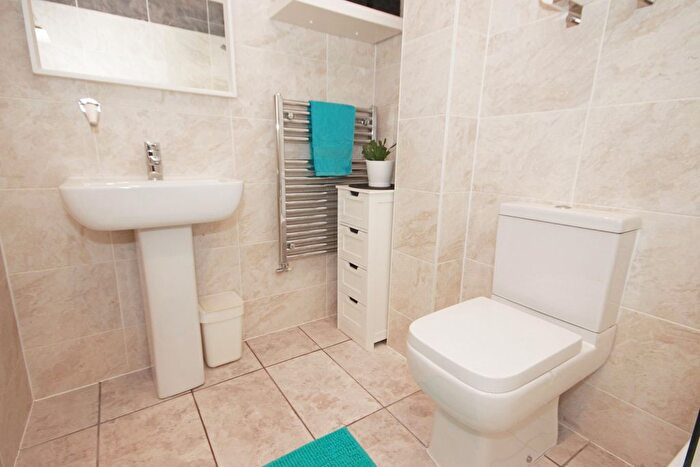 2 Bedroom Flat For Sale In Crosby Road North, Waterloo, L22