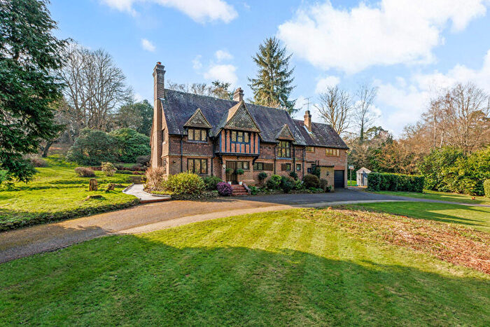5 Bedroom Detached House For Sale In Farnham Road, Churt, Farnham, Surrey, GU10