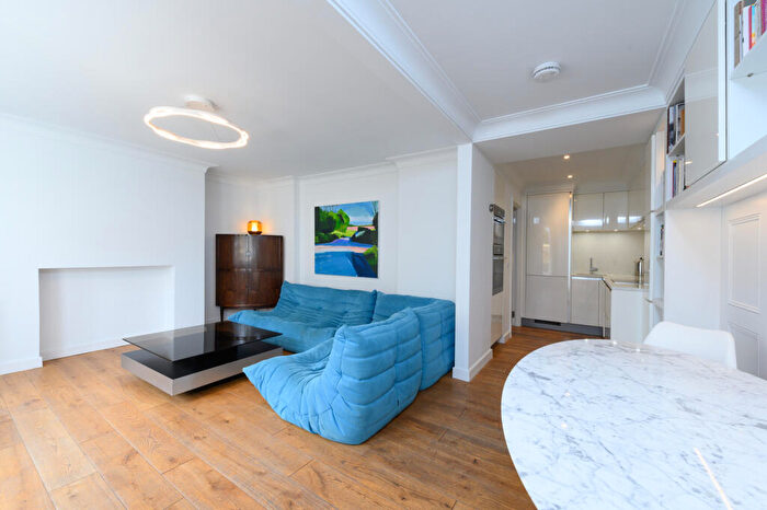 1 Bedroom Flat To Rent In South Villas, Camden, NW1