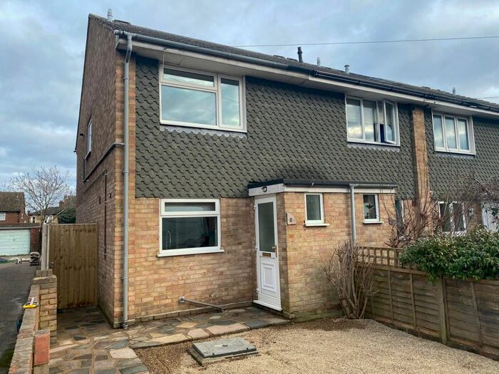 2 Bedroom Terraced House To Rent In Ashford Crescent, Ashford, TW15