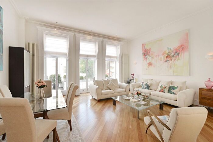 3 Bedroom Flat To Rent In South Kensington, London, SW7