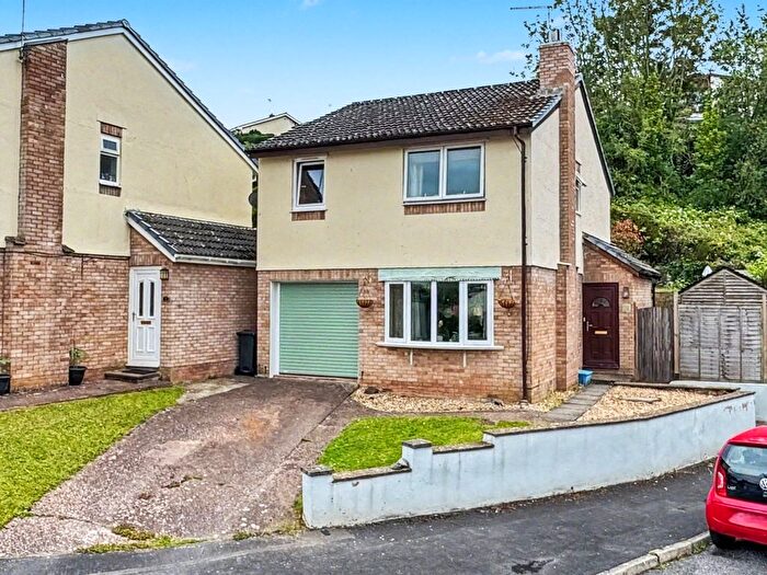 4 Bedroom Detached House For Sale In Spencer Drive, Tiverton, EX16