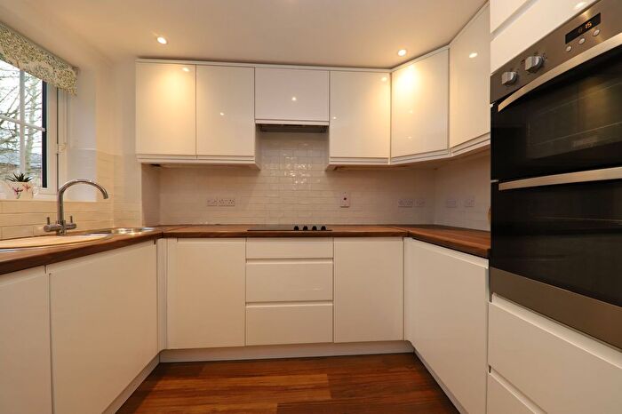 2 Bedroom Property For Sale In High Street, Hutchings Lodge High Street, WD3