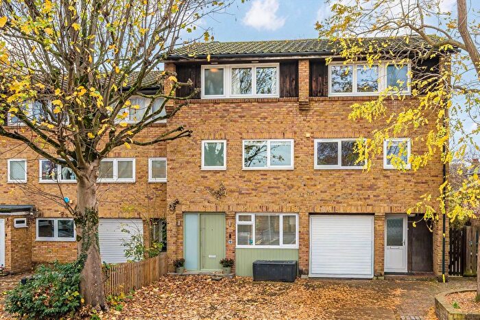 5 Bedroom Terraced House For Sale In Station Yard, Twickenham, TW1