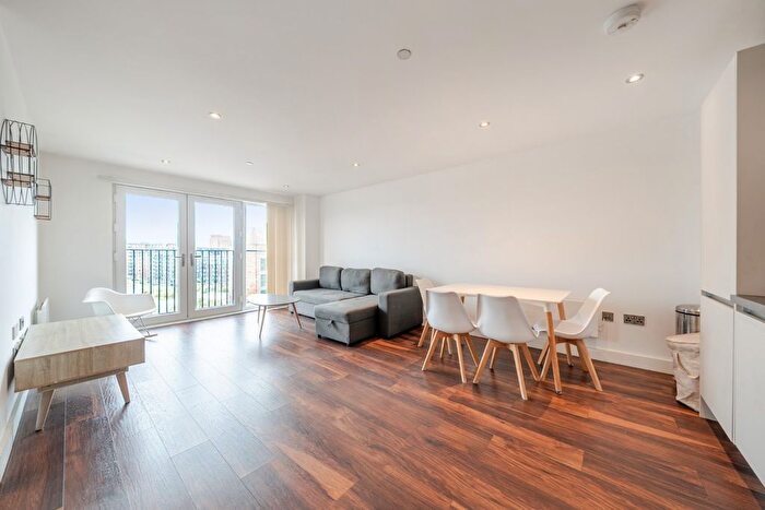 2 Bedroom Flat To Rent In Ordsall Lane, Greater Manchester, M5
