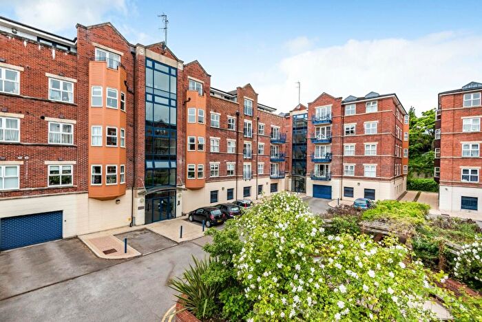 2 Bedroom Flat To Rent In Carisbrooke Road, Leeds, West Yorkshire, LS16