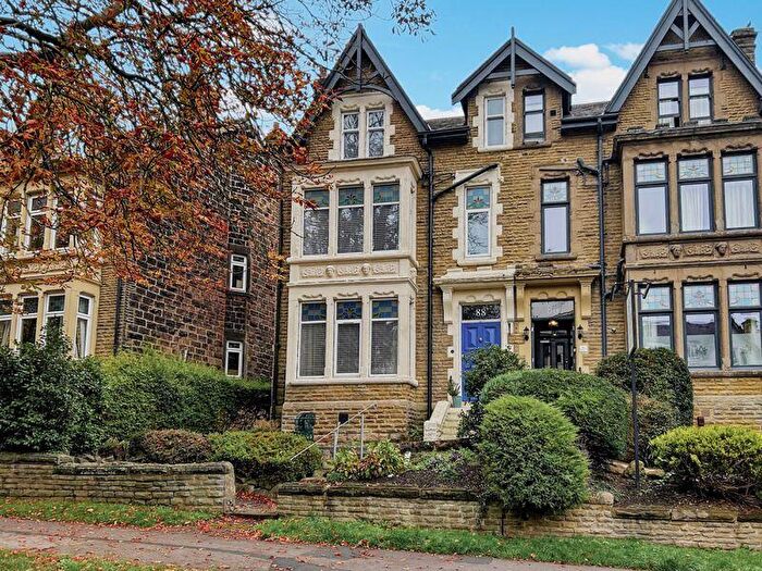 5 Bedroom Semi-Detached House To Rent In Kings Road, Harrogate, HG1