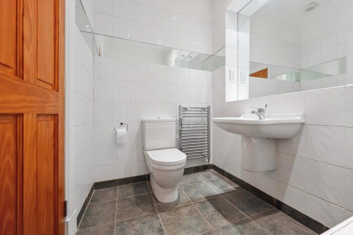2 Bedroom Flat To Rent In Airlie Street Flat, Flat /, Hyndland, Glasgow, G12