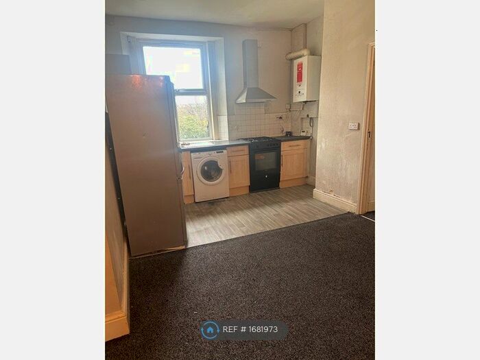 2 Bedroom Flat To Rent In Keighley Road, Bradford, BD8