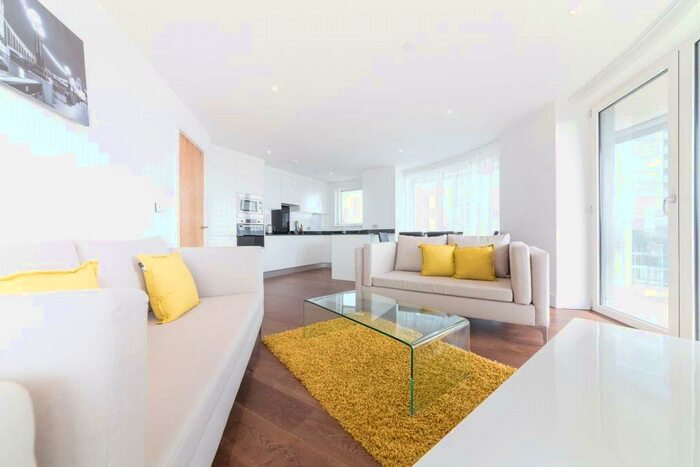 3 Bedroom Flat To Rent In Western Gateway, London, E16