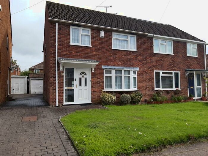 3 Bedroom Semi-Detached House To Rent In Donne Close, Crawley, West Sussex, RH10