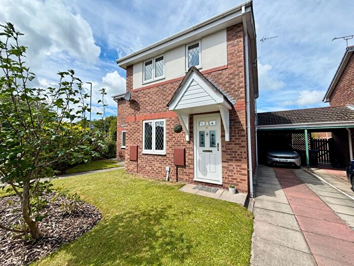 3 Bedroom Semi-Detached House For Sale In Wight Close, Ellesmere Port, CH65