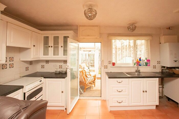 3 Bedroom Terraced House For Sale In Spinney Lane, Aylesham, CT3