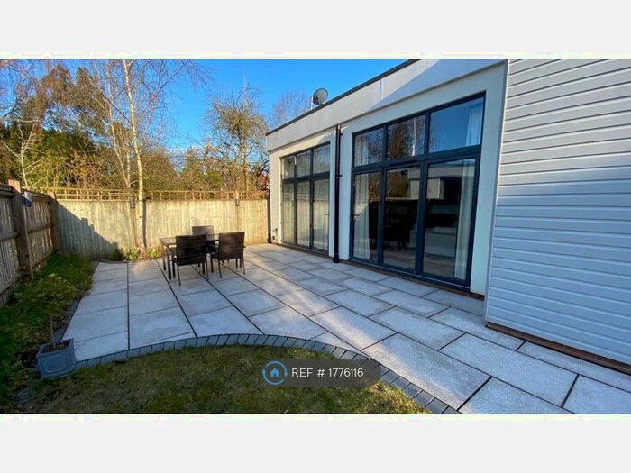 3 Bedroom Bungalow To Rent In Eastern Avenue, Reading, RG1