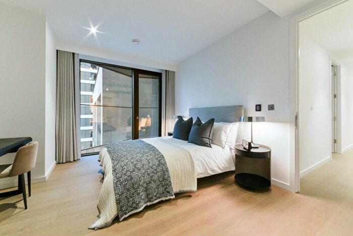 2 Bedroom Apartment To Rent In George Street, London, E14