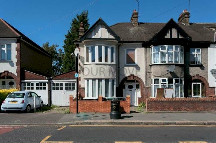 3 Bedroom Terraced House To Rent In Hale End Road, Walthamstow, London, E17