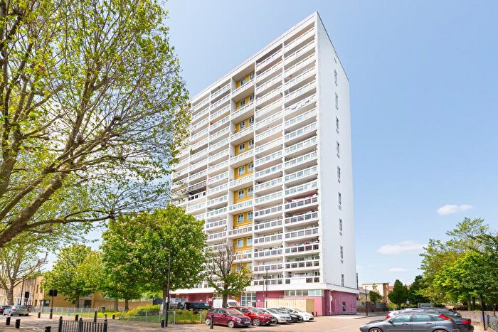 Flat For Sale In Gayton House, Chiltern Road, Bow, E3