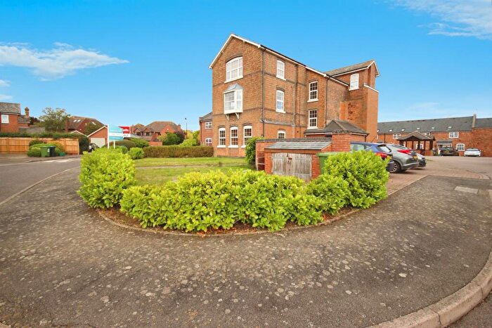 2 Bedroom Flat For Sale In The Old Courtyard, Weston Under Wetherley, Leamington Spa, CV33