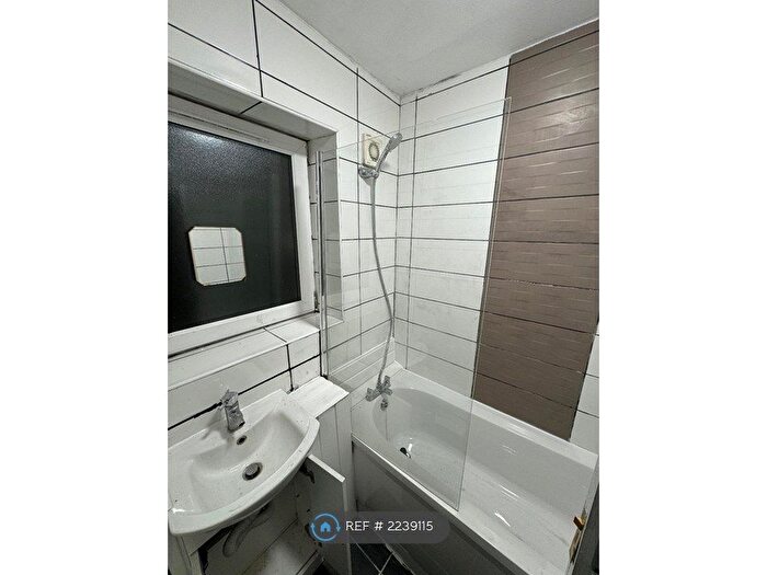 3 Bedroom Maisonette To Rent In John Burns Drive, Barking, IG11