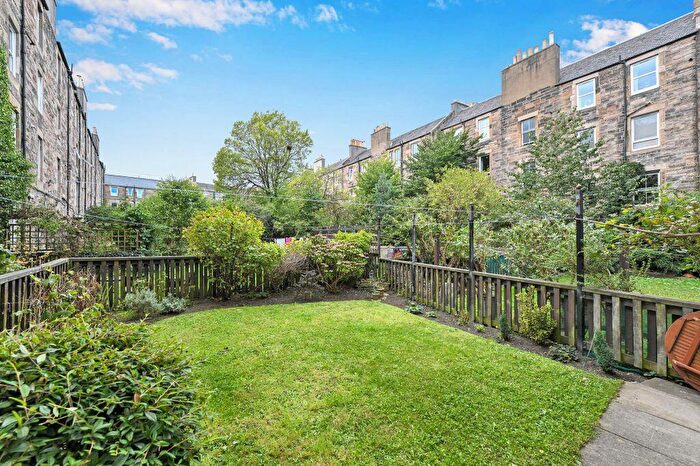 1 Bedroom Flat For Sale In / Fowler Terrace, Polwarth, Edinburgh, EH11