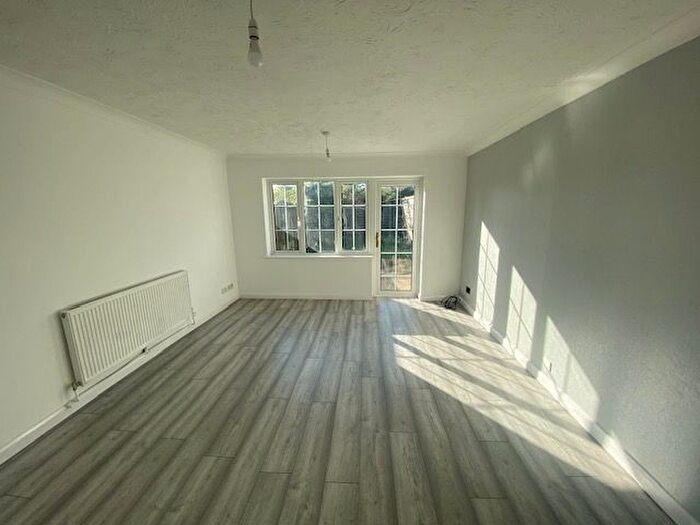 2 Bedroom Terraced House To Rent In Robinswood, Luton, LU2