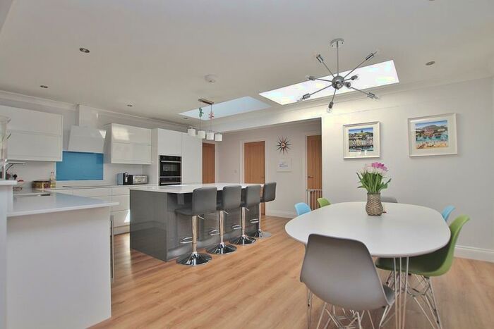 4 Bedroom Detached House To Rent In West End, GU24