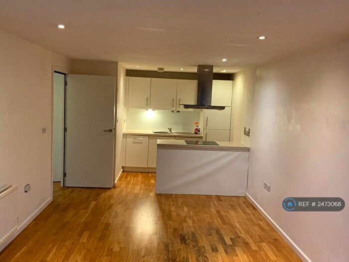 2 Bedroom Flat To Rent In Enterprise Place, Woking, GU21