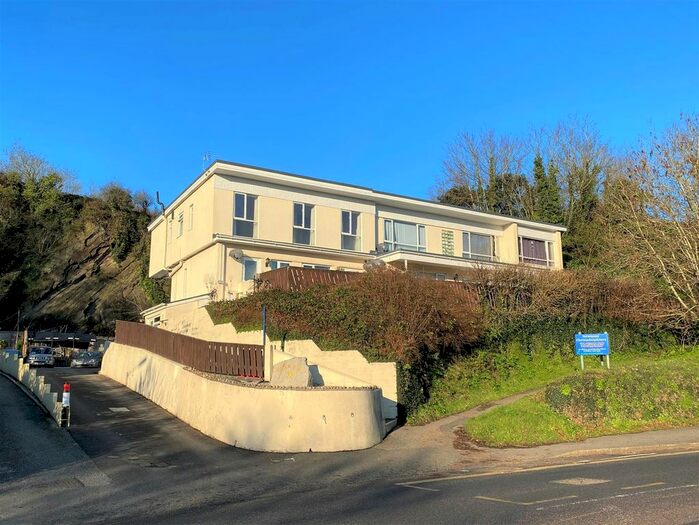 2 Bedroom Flat To Rent In Edgcumbe Avenue, Newquay, TR7