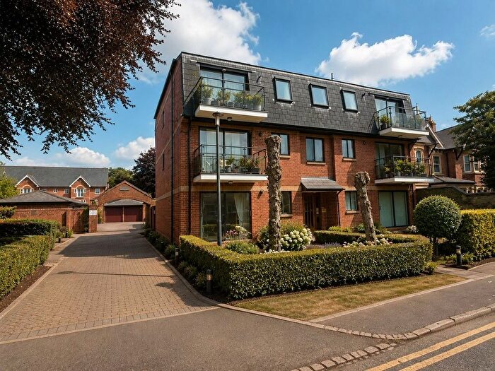 2 Bedroom Flat For Sale In Huntly Grove, Peterborough, PE1