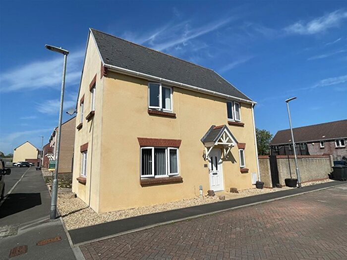 3 Bedroom Semi-Detached House For Sale In Monarch Road, Crewkerne - Bar/Home Office, TA18