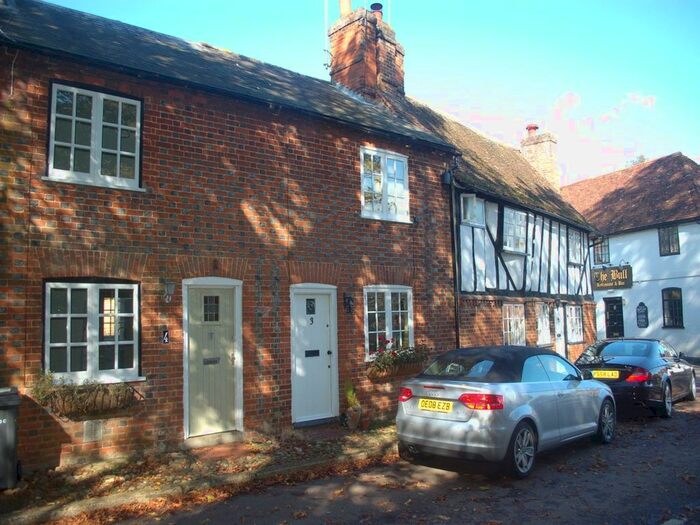 2 Bedroom Cottage To Rent In Maydencroft Lane, Gosmore, Hitchin, SG4