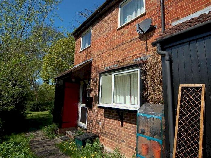 2 Bedroom Property To Rent In Riverside Road, St Albans, AL1